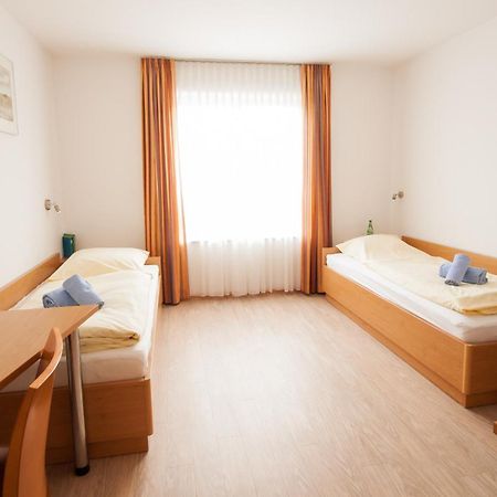 Gastehaus Olympia Reitanlage Munchen-Riem B&B 외부 사진